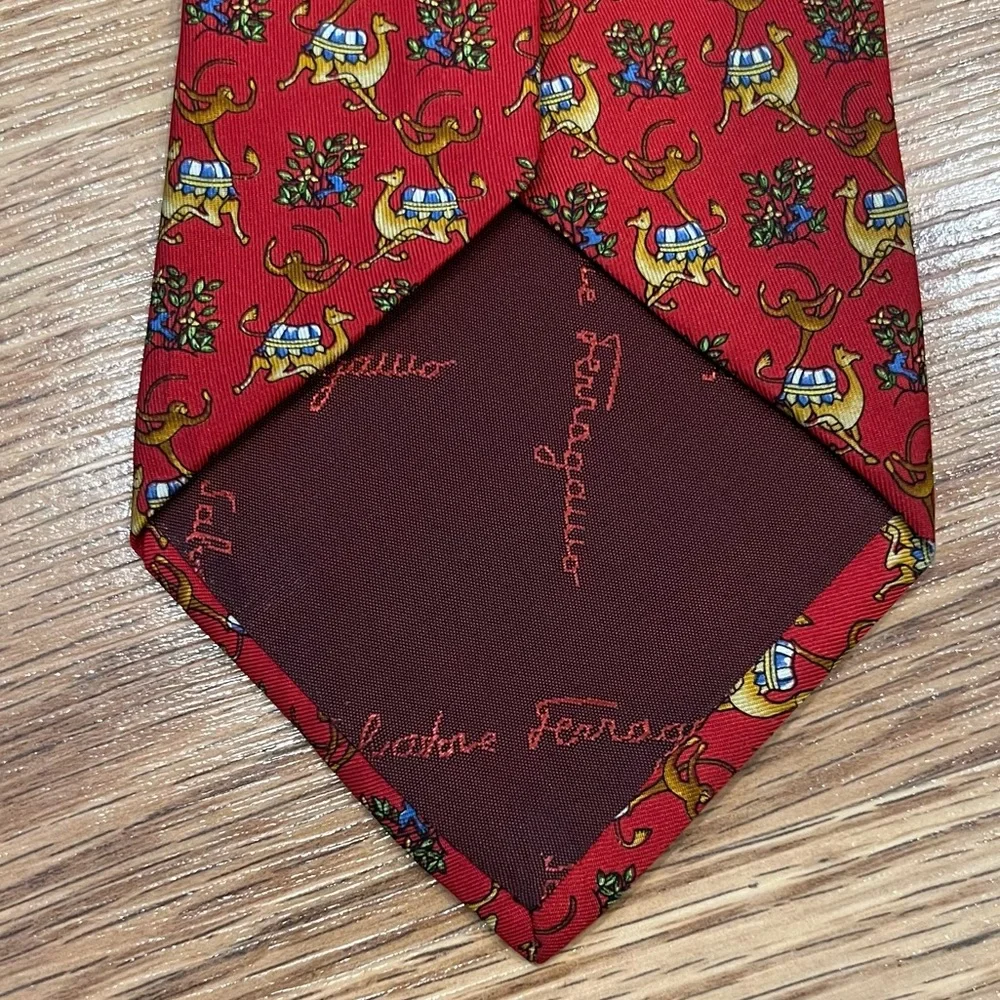 Salvatore Ferragamo red silk Necktie made in Italy Camels‎ & Monkeys